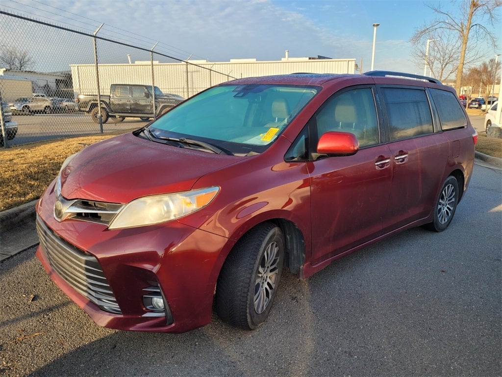 2019 Toyota SIENNA XLE 3.5L L 7 Passenger