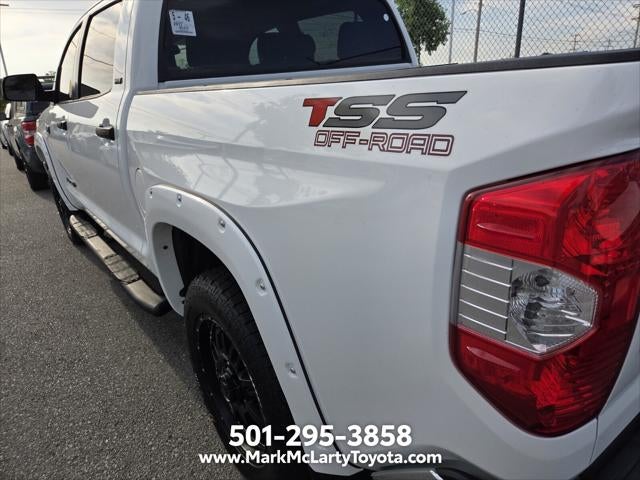 2017 Toyota TUNDRA 4X4 SR5