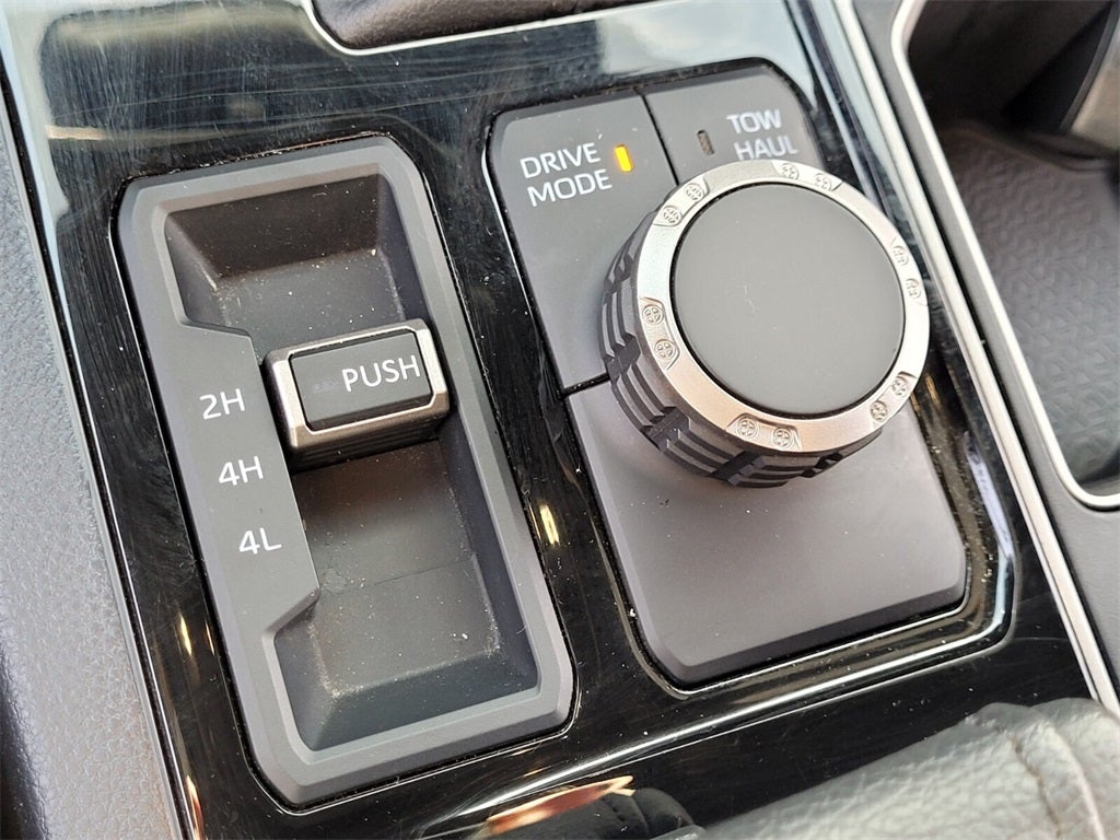 2025 Toyota TUNDRA 4X4 SR5