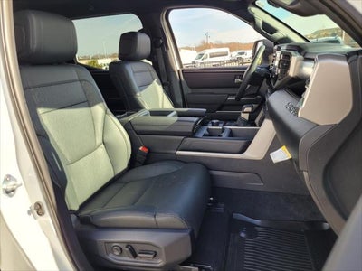 2025 Toyota TUNDRA 4X4 SR5