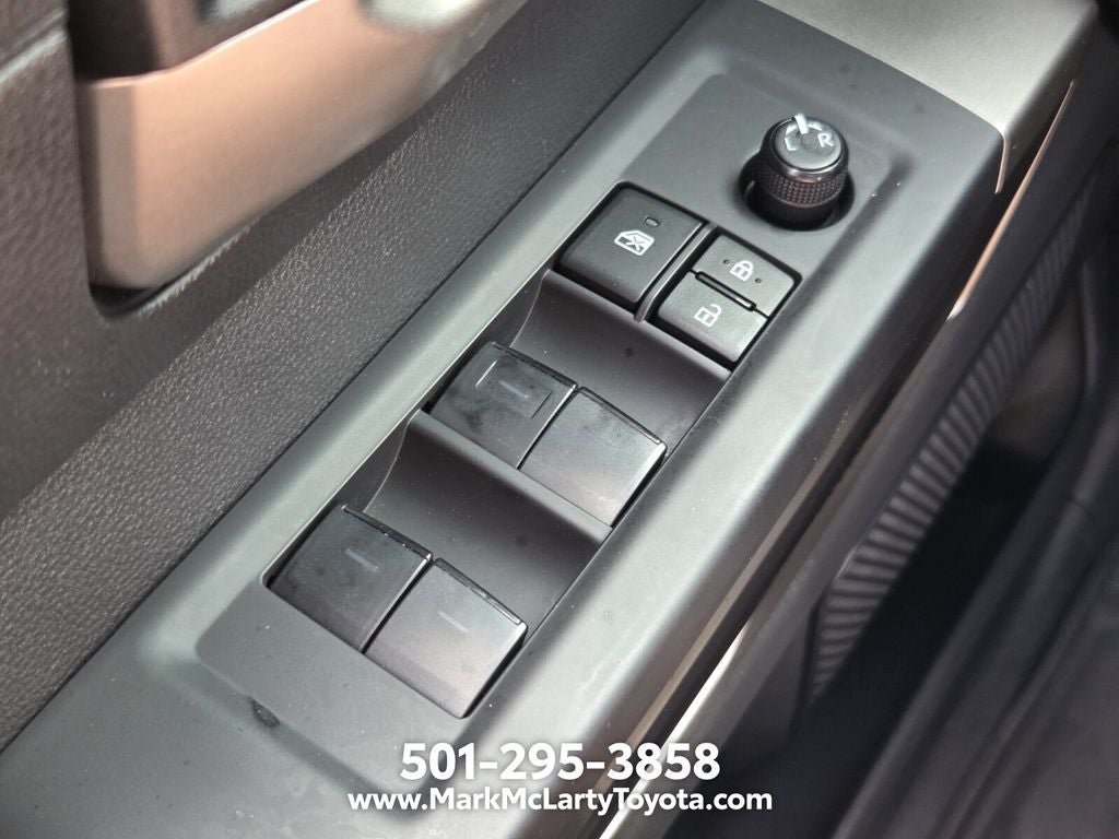 2025 Toyota TUNDRA 4X4 SR5