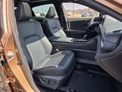 2025 Toyota CROWN Platinum