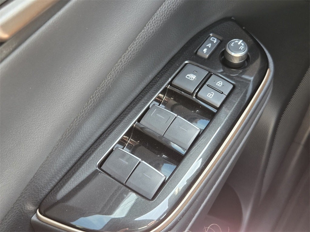 2025 Toyota CROWN Platinum