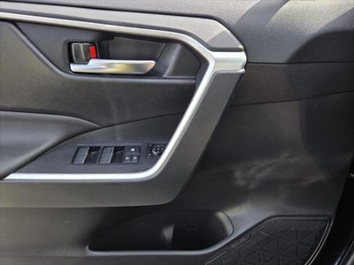 2023 Toyota RAV4 HYBRID SE