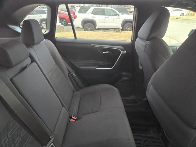 2023 Toyota RAV4 HYBRID SE