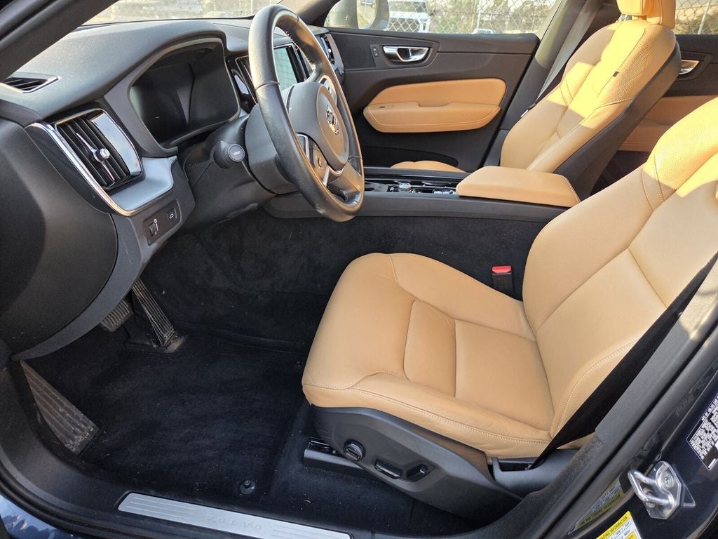 2020 Volvo XC60 T5 Momentum