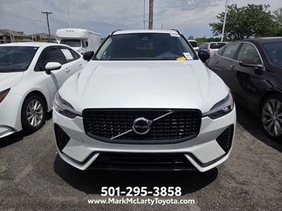 2023 Volvo XC60 B5 Ultimate Dark Theme