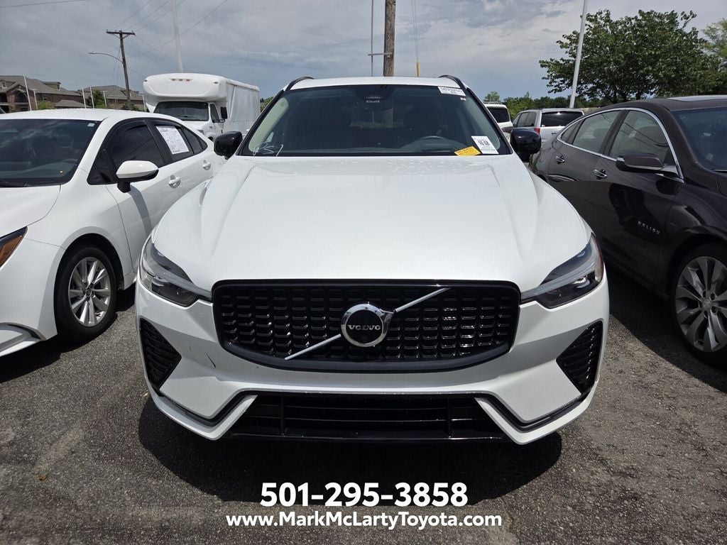 2023 Volvo XC60 B5 Ultimate Dark Theme
