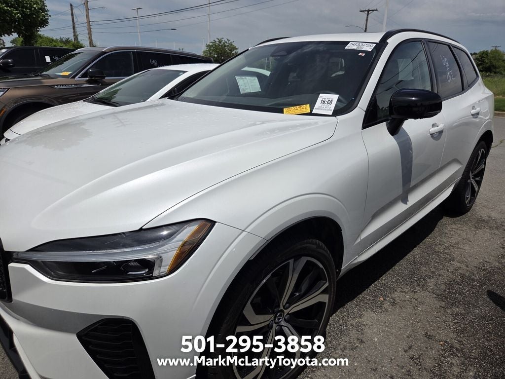 2023 Volvo XC60 B5 Ultimate Dark Theme