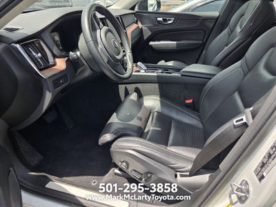2023 Volvo XC60 B5 Ultimate Dark Theme