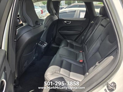 2023 Volvo XC60 B5 Ultimate Dark Theme