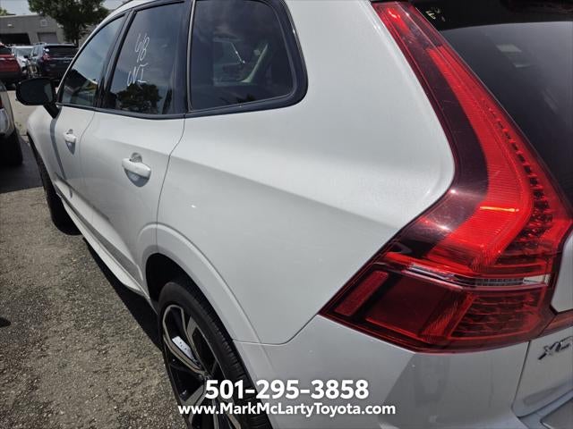 2023 Volvo XC60 B5 Ultimate Dark Theme