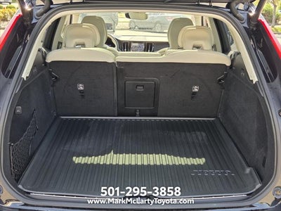 2023 Volvo XC60 B5 Ultimate Bright Theme
