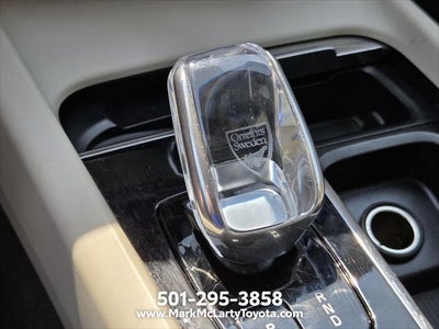 2023 Volvo XC60 B5 Ultimate Bright Theme