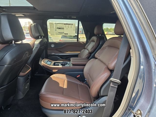 2027 Lincoln Navigator Reserve