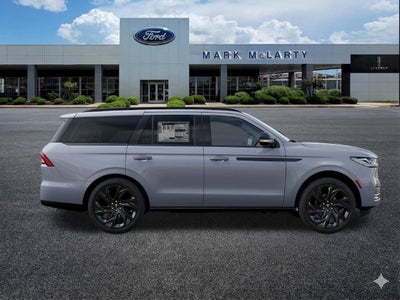 2027 Lincoln Navigator Reserve