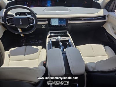 2027 Lincoln Navigator Premiere