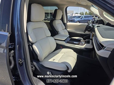 2027 Lincoln Navigator Premiere