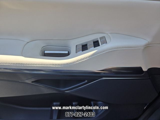 2027 Lincoln Navigator Premiere
