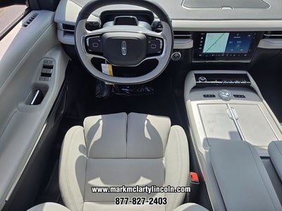 2026 Lincoln Navigator Premiere