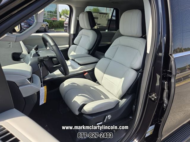 2026 Lincoln Navigator Premiere