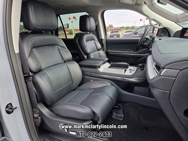 2027 Lincoln Navigator Premiere