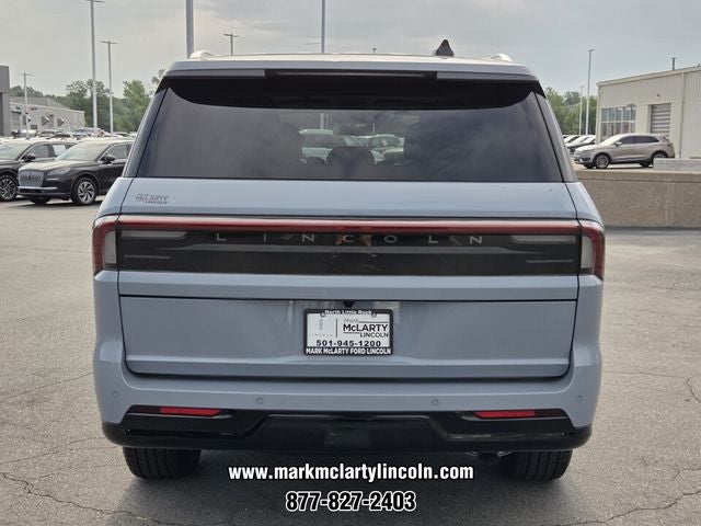 2027 Lincoln Navigator Premiere