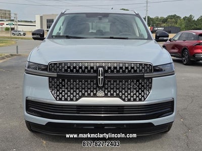 2027 Lincoln Navigator Premiere