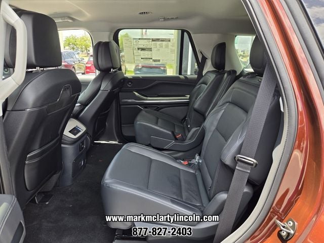 2027 Lincoln Navigator Premiere