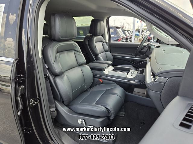 2027 Lincoln Navigator Premiere