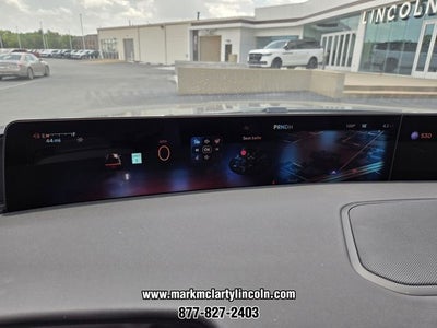 2027 Lincoln Navigator Premiere
