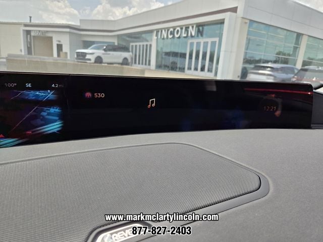 2027 Lincoln Navigator Premiere