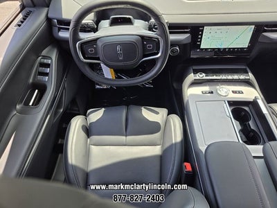 2027 Lincoln Navigator Premiere
