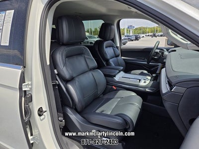 2027 Lincoln Navigator Premiere