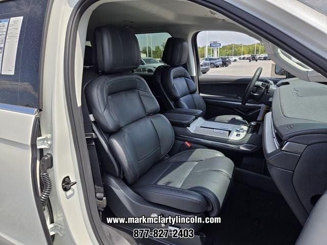 2027 Lincoln Navigator Premiere