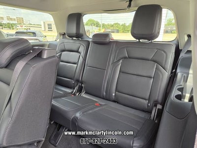 2027 Lincoln Navigator Premiere