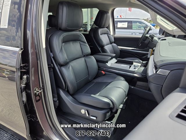 2027 Lincoln Navigator Premiere