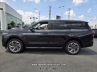 2027 Lincoln Navigator Premiere