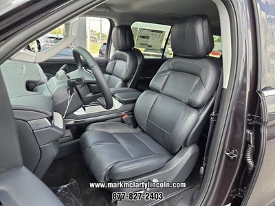 2027 Lincoln Navigator Premiere