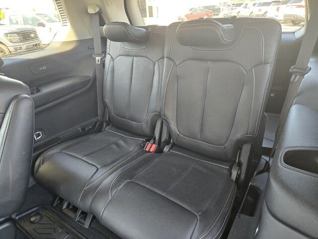 2022 Jeep Grand Cherokee L Laredo