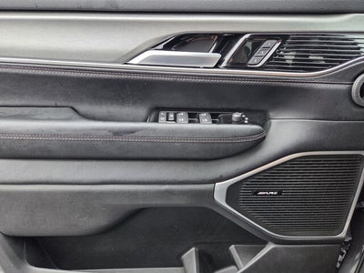 2025 Jeep Wagoneer Base