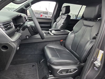 2025 Jeep Wagoneer Base