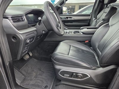 2025 Jeep Wagoneer Base