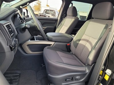 2024 Nissan Titan SV