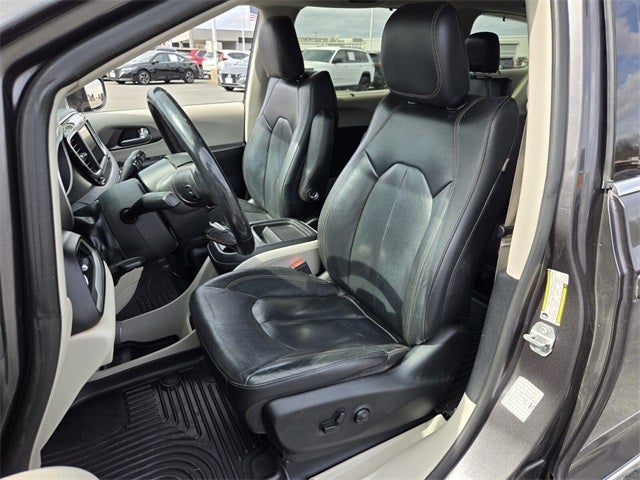 2020 Chrysler Pacifica Touring L