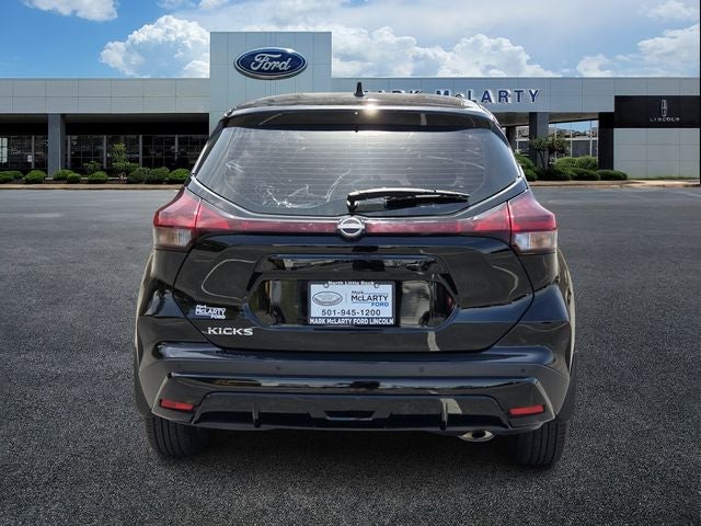 2023 Nissan Kicks S