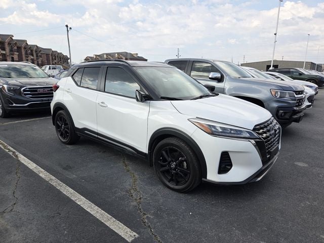 2023 Nissan Kicks SR