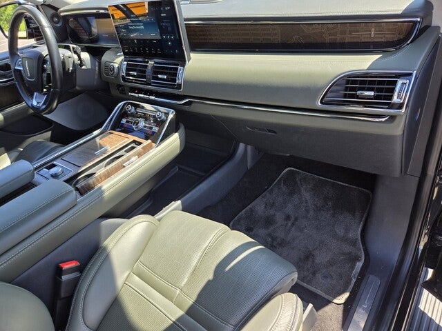 2022 Lincoln Navigator Black Label