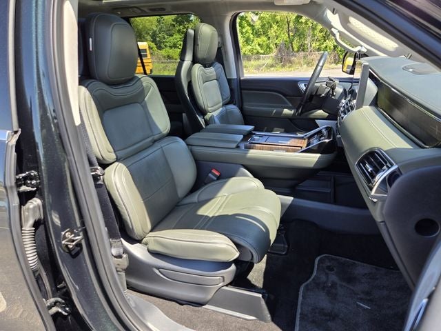 2022 Lincoln Navigator Black Label