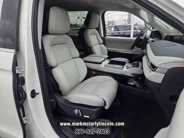 2026 Lincoln Navigator Premiere